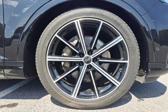 Audi Q7 Black Edition 55 TFSI quattro 340 PS tiptronic