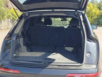Audi Q7 Black Edition 55 TFSI quattro 340 PS tiptronic