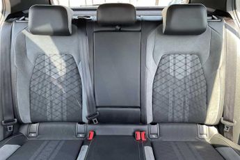 Volkswagen Golf 1.5 eTSI 150 R-Line 5dr DSG