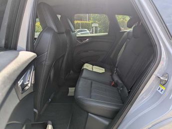 Audi Q4 E-tron Q4  Edition 1 50 e-tron quattro 220,00 kW