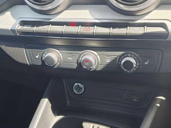 Audi Q2 Sport 35 TFSI  150 PS S tronic