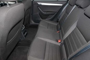 SKODA Octavia Estate 1.5 TSI (150ps) SE Drive ACT DSG