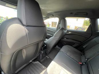 Audi Q4 E-tron Q4  Black Edition 45 e-tron quattro 210,00 kW