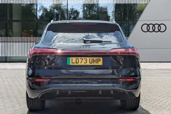 Audi Q8 S line 55 e-tron quattro 300,00 kW