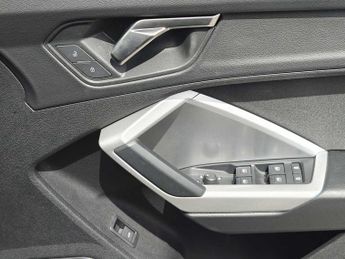 Audi Q3 Technik 35 TFSI  150 PS S tronic