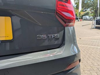 Audi Q2 S line 35 TFSI  150 PS S tronic