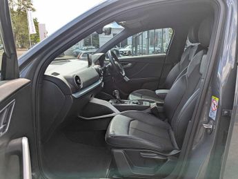 Audi Q2 S line 35 TFSI  150 PS S tronic