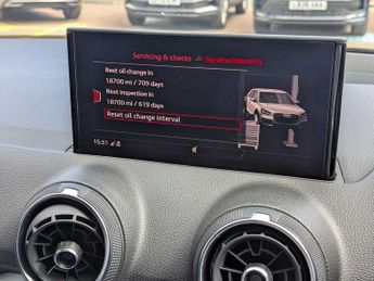 Audi Q2 S line 35 TFSI  150 PS S tronic