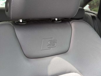 Audi A6 S line 40 TFSI  204 PS S tronic