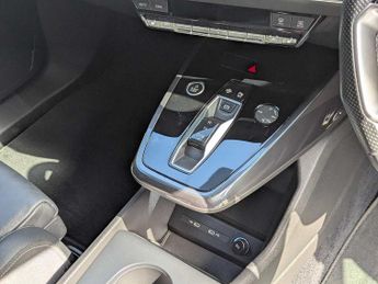 Audi Q4 E-tron Q4  S line 50 e-tron quattro 220,00 kW