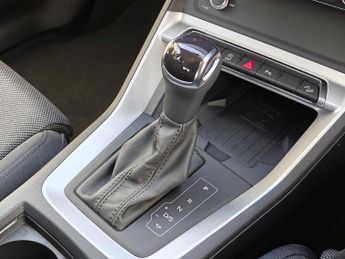 Audi Q3 Sport 35 TFSI  150 PS S tronic