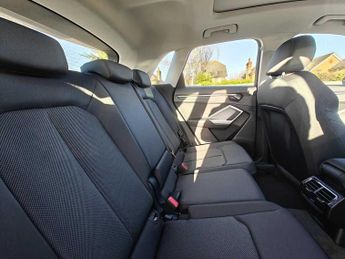 Audi Q3 Sport 35 TFSI  150 PS S tronic