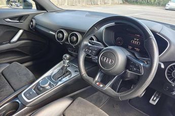 Audi TT Coup- Black Edition 40 TFSI  197 PS S tronic