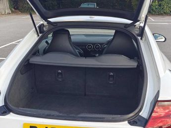 Audi TT Coup- Black Edition 40 TFSI  197 PS S tronic