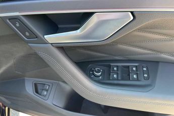 Volkswagen Touareg 3.0 V6 TSI eHybrid 4Motion R 5dr Tip Auto