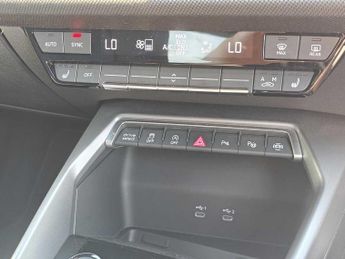 Audi A3 Saloon Black Edition 35 TFSI  150 PS S tronic