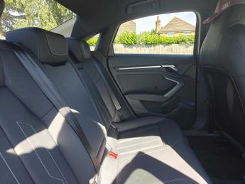 Audi A3 Saloon Black Edition 35 TFSI  150 PS S tronic