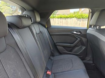 Audi A1 Sportback S line 30 TFSI  110 PS S tronic