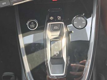 Audi Q4 E-tron Q4  Sport 45 e-tron  210,00 kW
