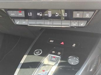 Audi Q4 E-tron Q4  Sport 45 e-tron  210,00 kW