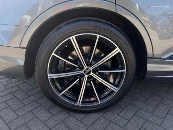 Audi Q7 Black Edition 55 TFSI quattro 340 PS tiptronic