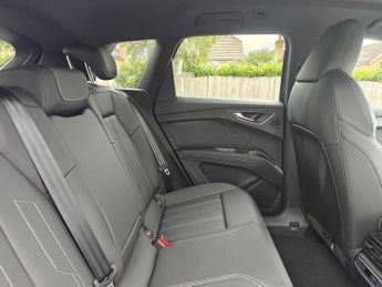 Audi Q4 E-tron Q4  S line 45 e-tron  210,00 kW