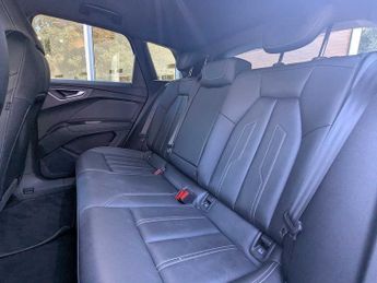 Audi Q4 E-tron Q4  (S) Black Edition 40 e-tron  150,00 kW