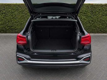 Audi Q2 S line 35 TFSI  150 PS S tronic