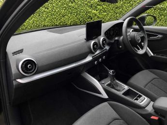 Audi Q2 S line 35 TFSI  150 PS S tronic