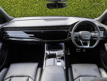Audi Q8 Black Edition 55 TFSI quattro 340 PS tiptronic