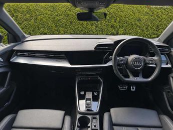 Audi A3 Sportback (O) S line Competition 45 TFSI e  245 PS S tronic