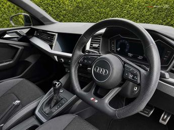 Audi A1 Sportback S line 30 TFSI  110 PS S tronic