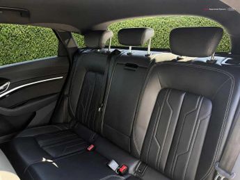 Audi e-tron Sportback S line 55 quattro 300,00 kW