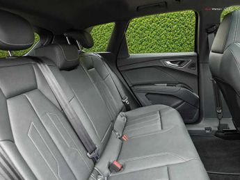 Audi Q4 E-tron Q4  Black Edition 45 e-tron quattro 210,00 kW