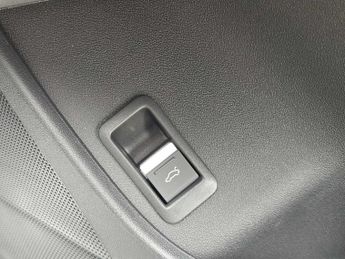 Audi Q4 E-tron Q4  Black Edition 45 e-tron quattro 210,00 kW