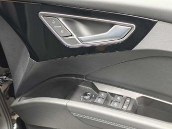 Audi Q4 E-tron Q4  Black Edition 45 e-tron quattro 210,00 kW