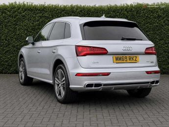 Audi Q5 S line Competition 55 TFSI e quattro 367 PS S tronic