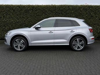 Audi Q5 S line Competition 55 TFSI e quattro 367 PS S tronic