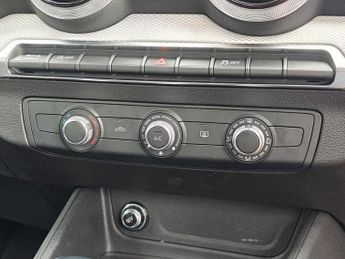 Audi Q2 Sport 35 TFSI  150 PS S tronic