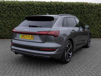 Audi e-tron Black Edition 55 quattro 300,00 kW