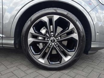 Audi Q7 SUV  Black Edition TDI quattro 286 PS tiptronic