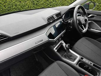 Audi Q3 Technik 35 TFSI  150 PS S tronic