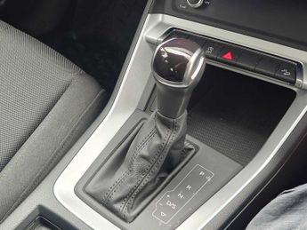 Audi Q3 Technik 35 TFSI  150 PS S tronic