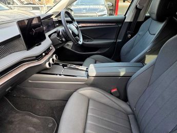 SKODA Superb 2.0 TDI 193 Laurin + Klement 4X4 5dr DSG