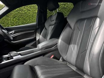 Audi e-tron Black Edition 55 quattro 300,00 kW