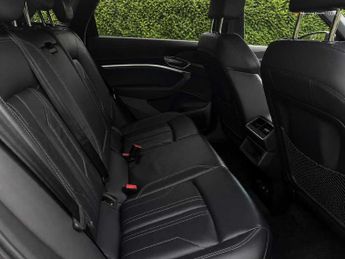 Audi e-tron Black Edition 55 quattro 300,00 kW