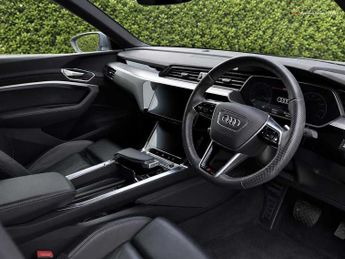 Audi e-tron Sportback S line 55 quattro 300,00 kW