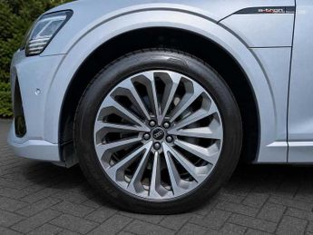 Audi e-tron Sportback S line 55 quattro 300,00 kW
