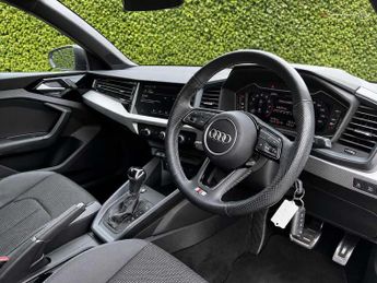 Audi A1 Sportback S line 30 TFSI  110 PS S tronic