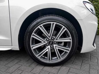 Audi A1 Sportback S line 30 TFSI  110 PS S tronic